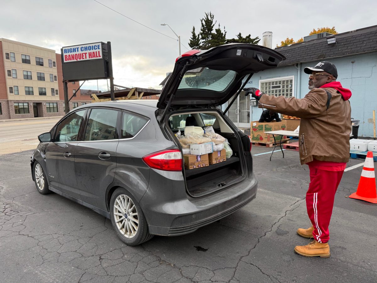 Car being loaded at a Michigan food bank