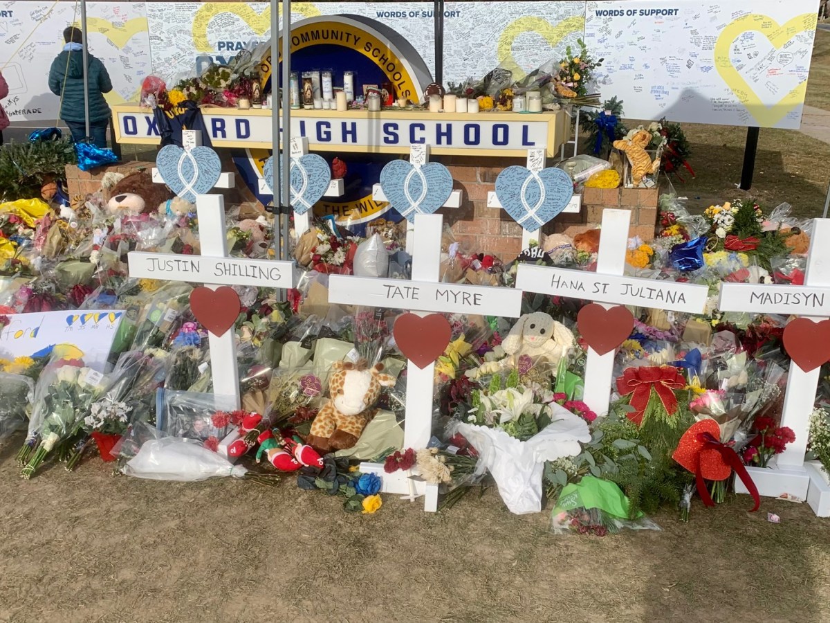 A memorial for the Oxford shooting victims