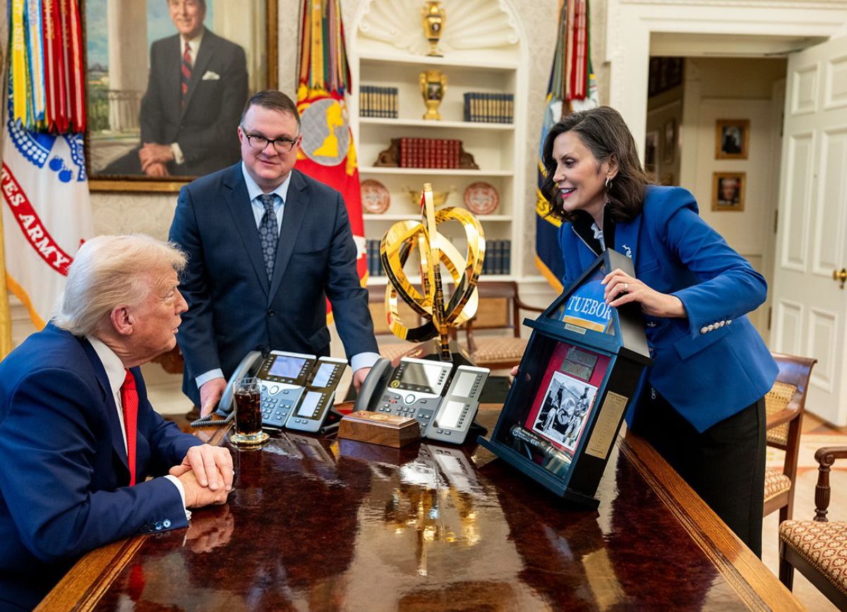 President Donald Trump, Gov. Gretchen Whitmer and Michigan House Speaker Matt Hall in the Oval Office.